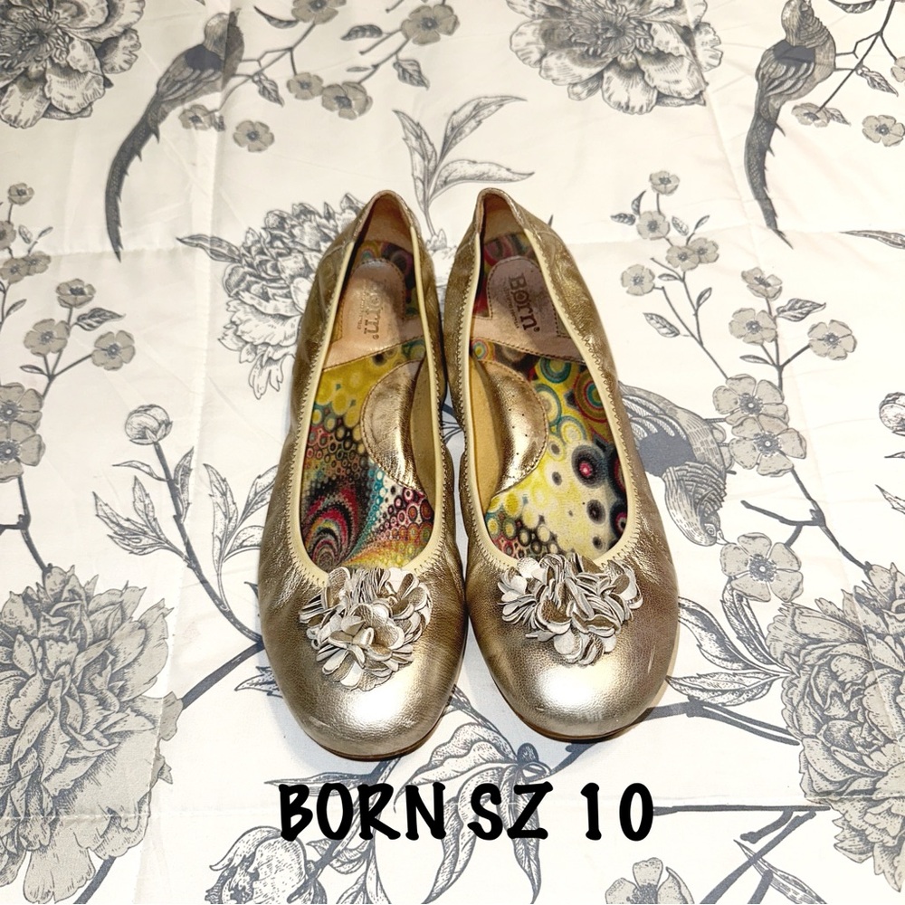 Born Silver/Gold Khari Ballet Flats with Floral Detail SZ 10